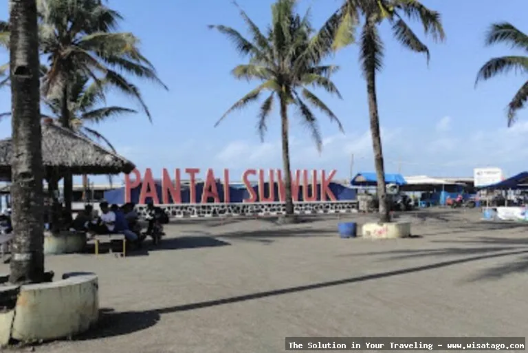 Pantai Suwuk: pemandangan indah memukau