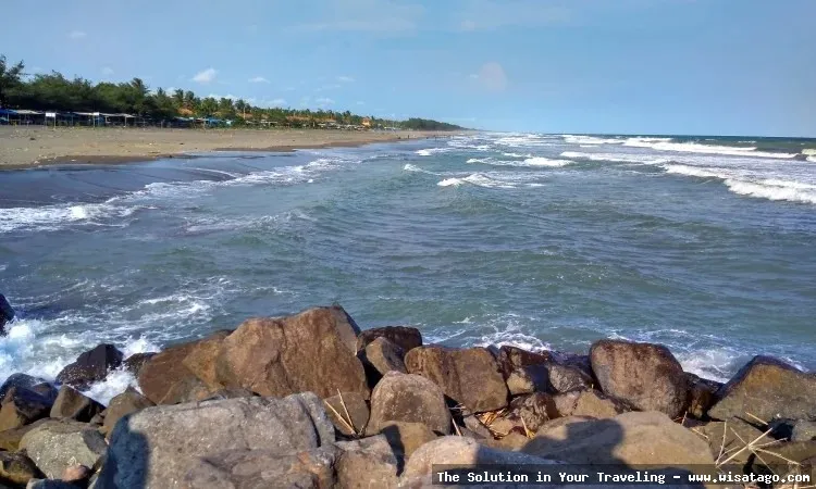 Pantai Suwuk dengan pemandangan indah