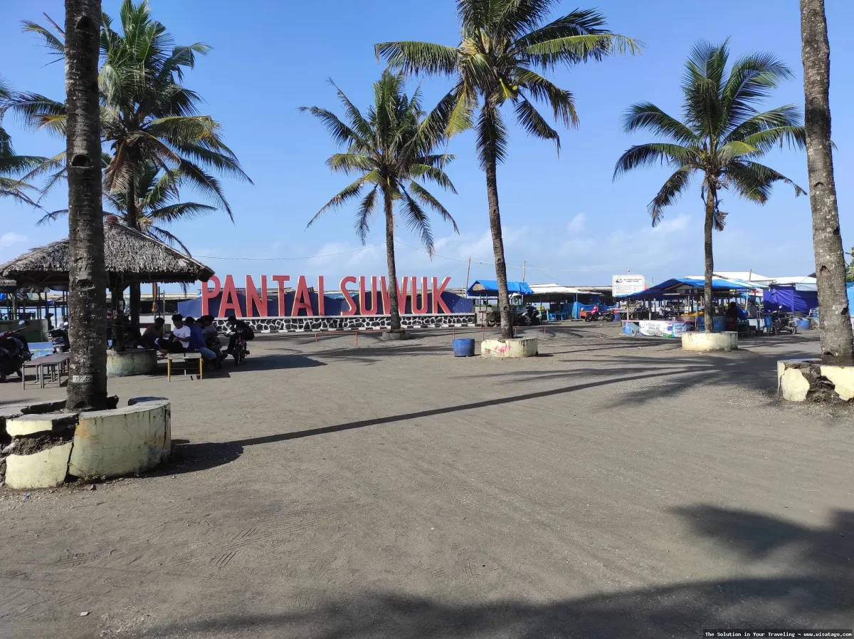 Pantai Suwuk, pemandangan tepi laut.