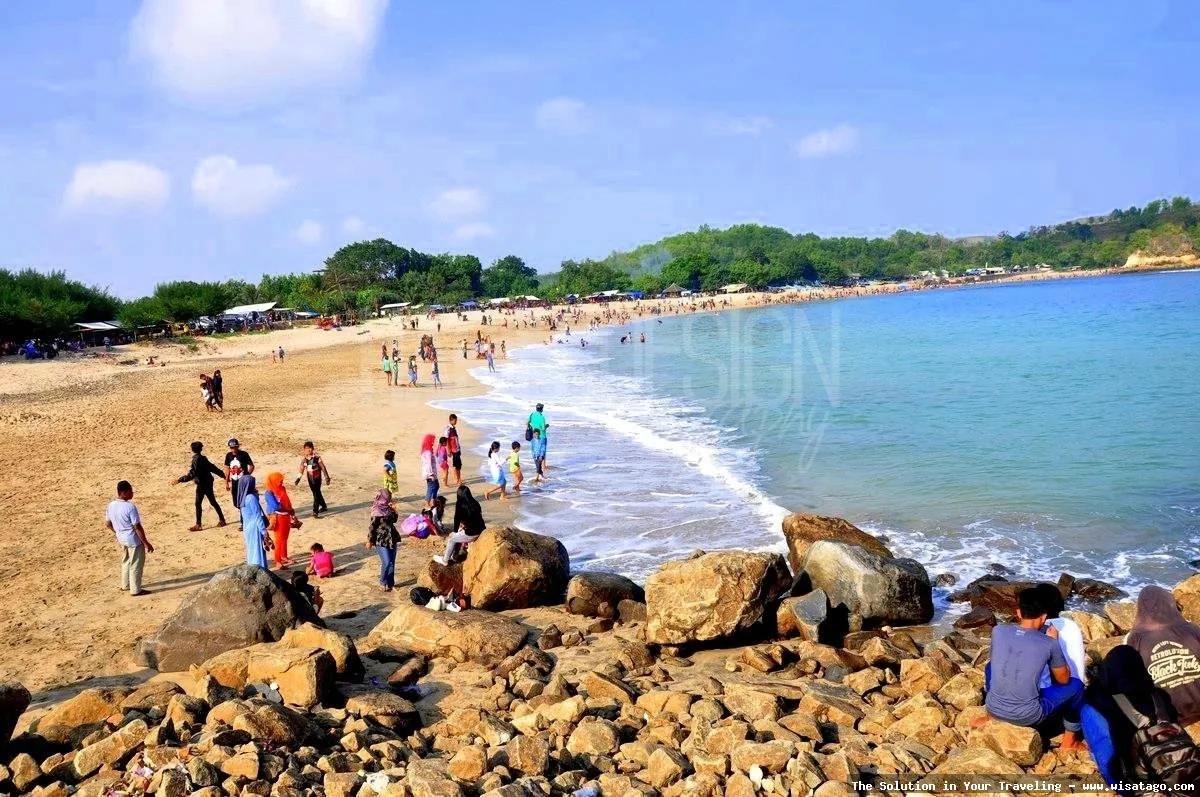 Pantai Tambakrejo, pesona laut selatan.