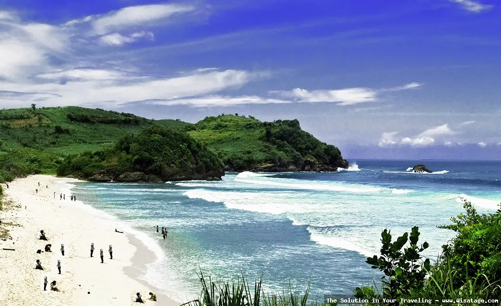 Pantai Tambakrejo, keindahan laut selatan.