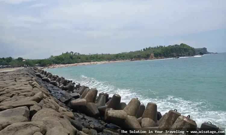 Pantai Tambakrejo, keindahan alami memukau
