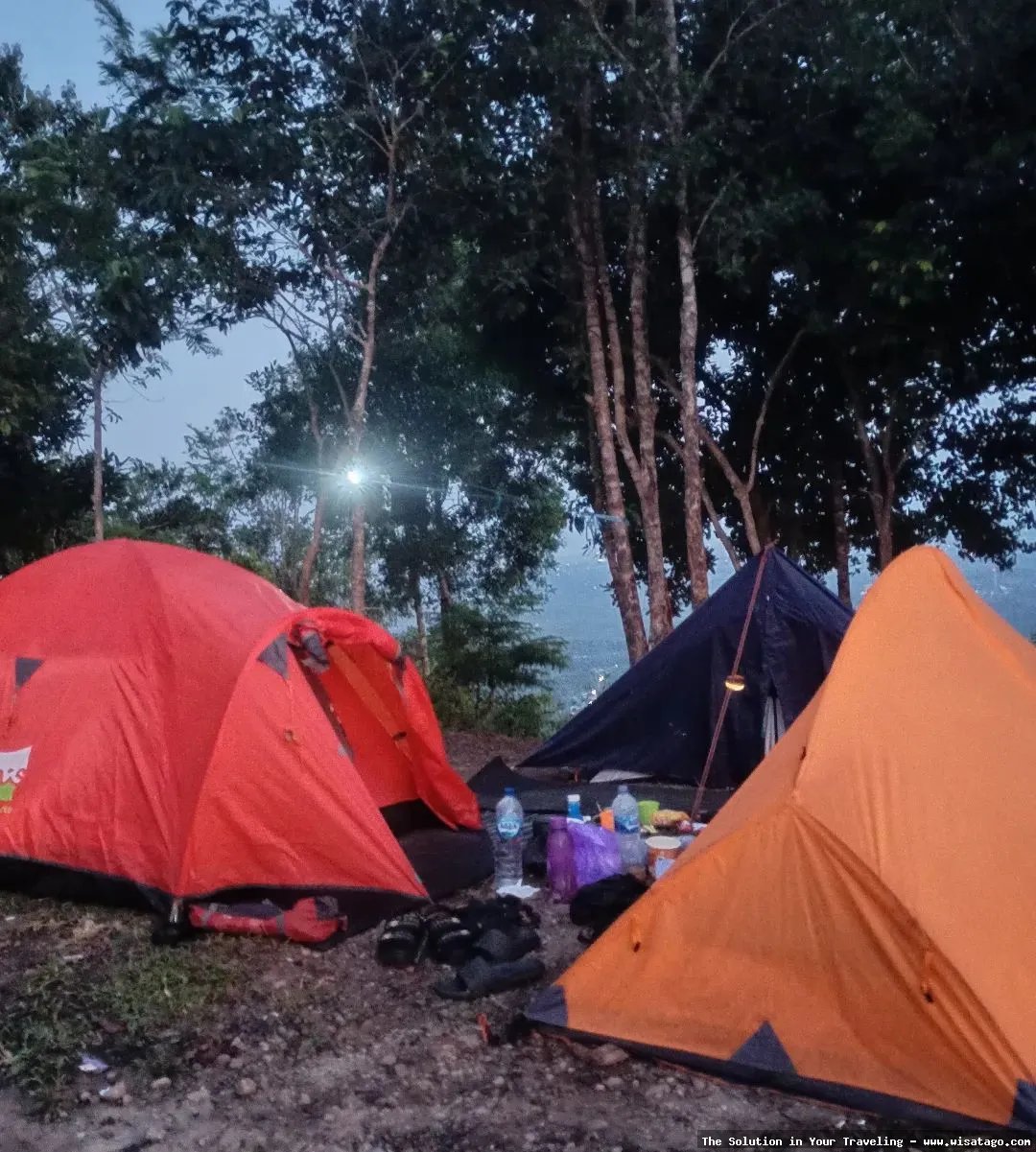 Pantai Tangkisung: pesona alam memukau