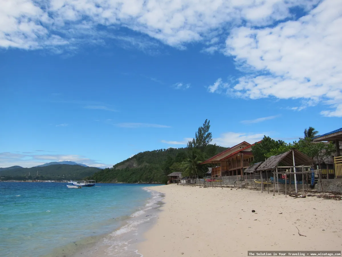 Pantai Tanjung: pesona pasir putihnya