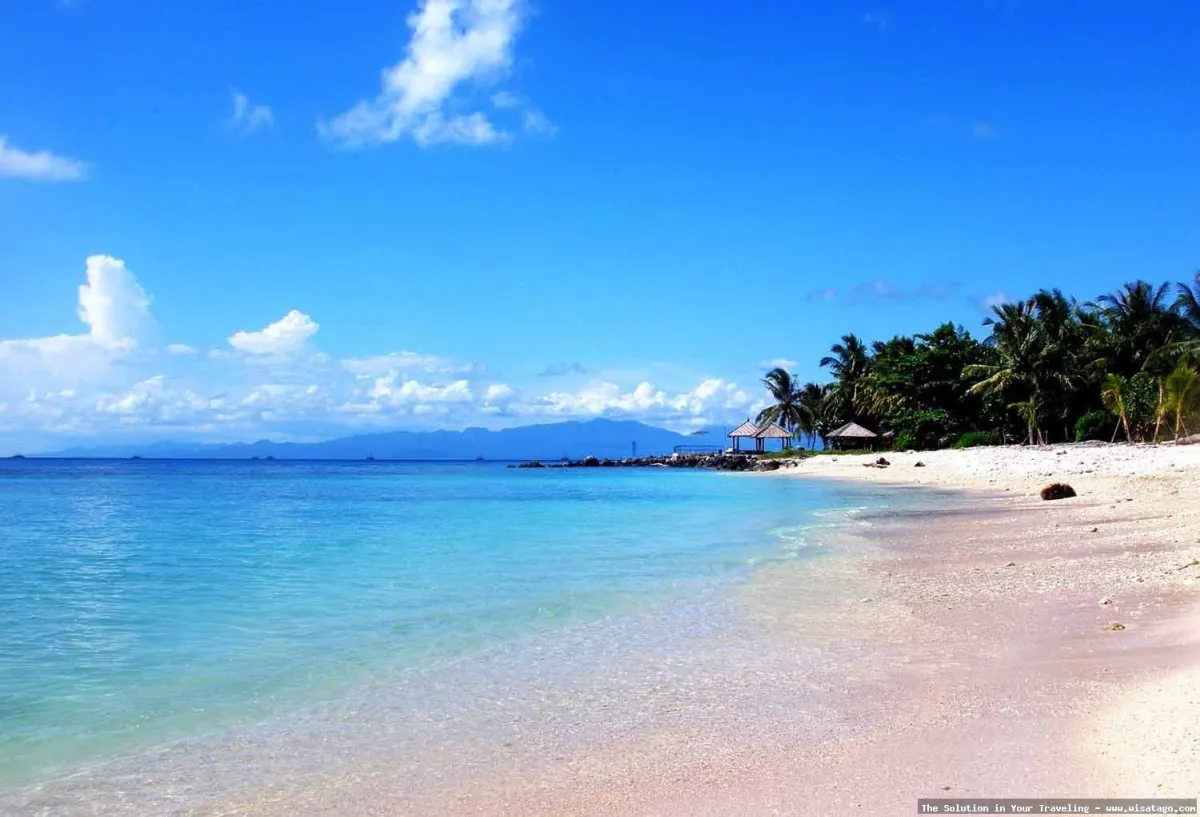 Pantai Tanjung, pasir putih memukau