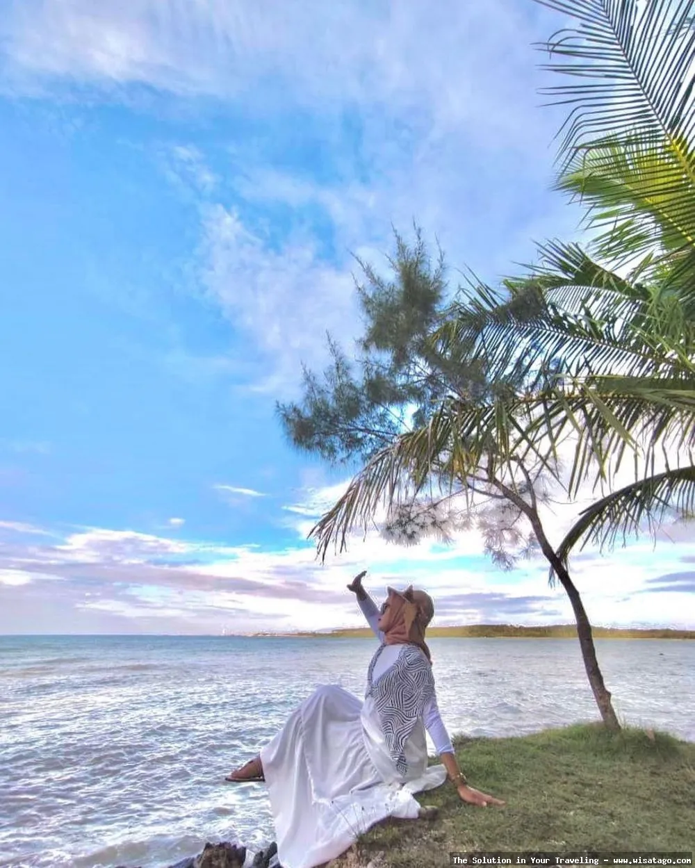 Pantai Tanjung indah mempesona saat senja