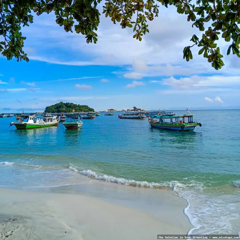 Pantai Tanjung, pasir putih memukau