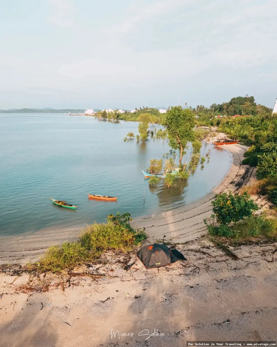 Pantai Tanjung Ambat: Tips, Harga Tiket, Kuliner, Lokasi, Fasilitas dan Spot
