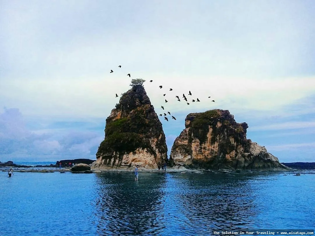 Pantai Tanjung Baru yang mempesona.