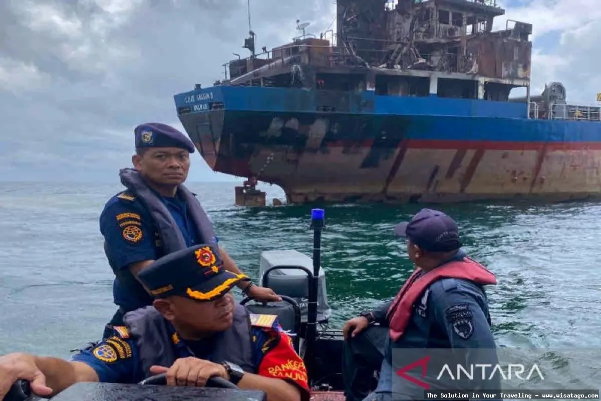 Pantai Tanjung Berakit yang indah menawan