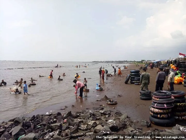 Pantai Tanjung Kait yang indah mempesona