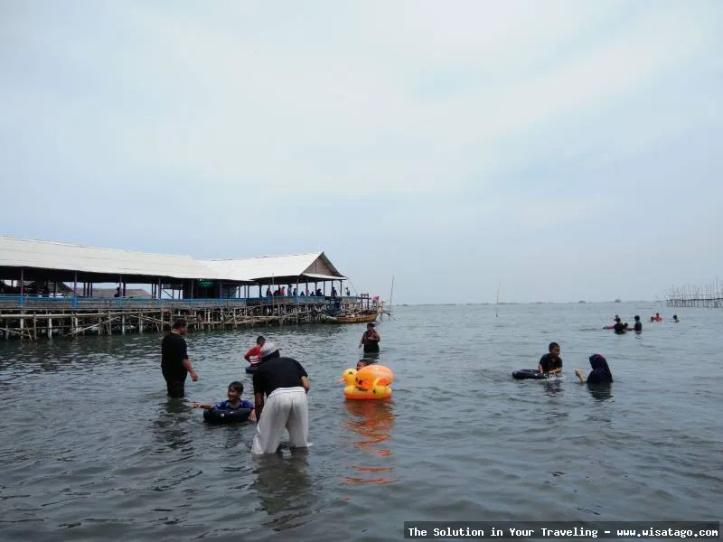 Pantai Tanjung Kait yang indah mempesona