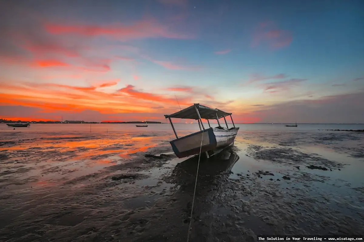 Pantai Tanjung Kait yang menawan.
