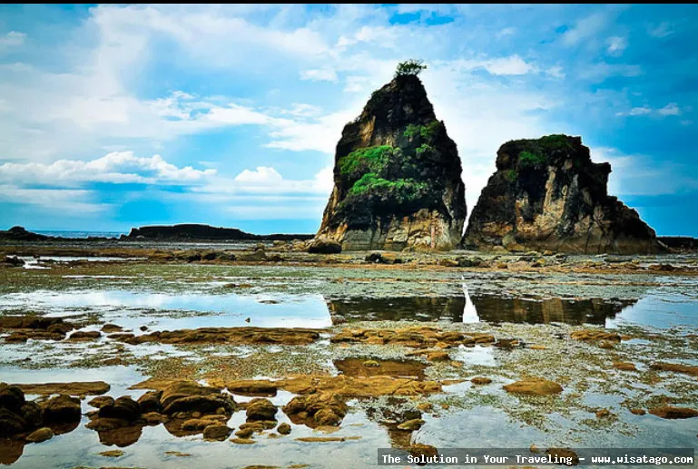 Pantai Tanjung Layar: Tips, Harga Tiket, Kuliner, Lokasi, Fasilitas dan Spot Pantai Tanjung Layar: Tips, Harga Tiket, Kuliner, Lokasi, Fasilitas dan Spot