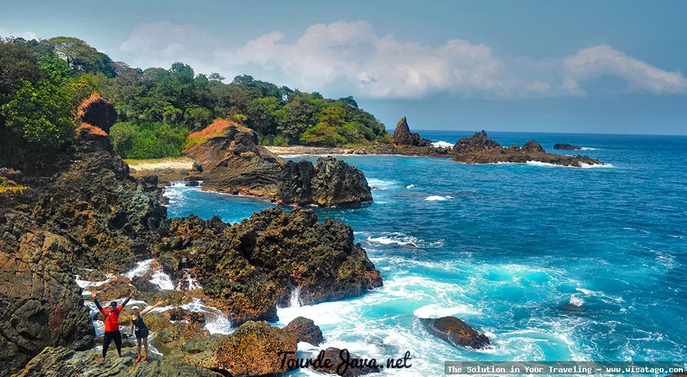Pantai Tanjung Layar, keindahan alam memukau