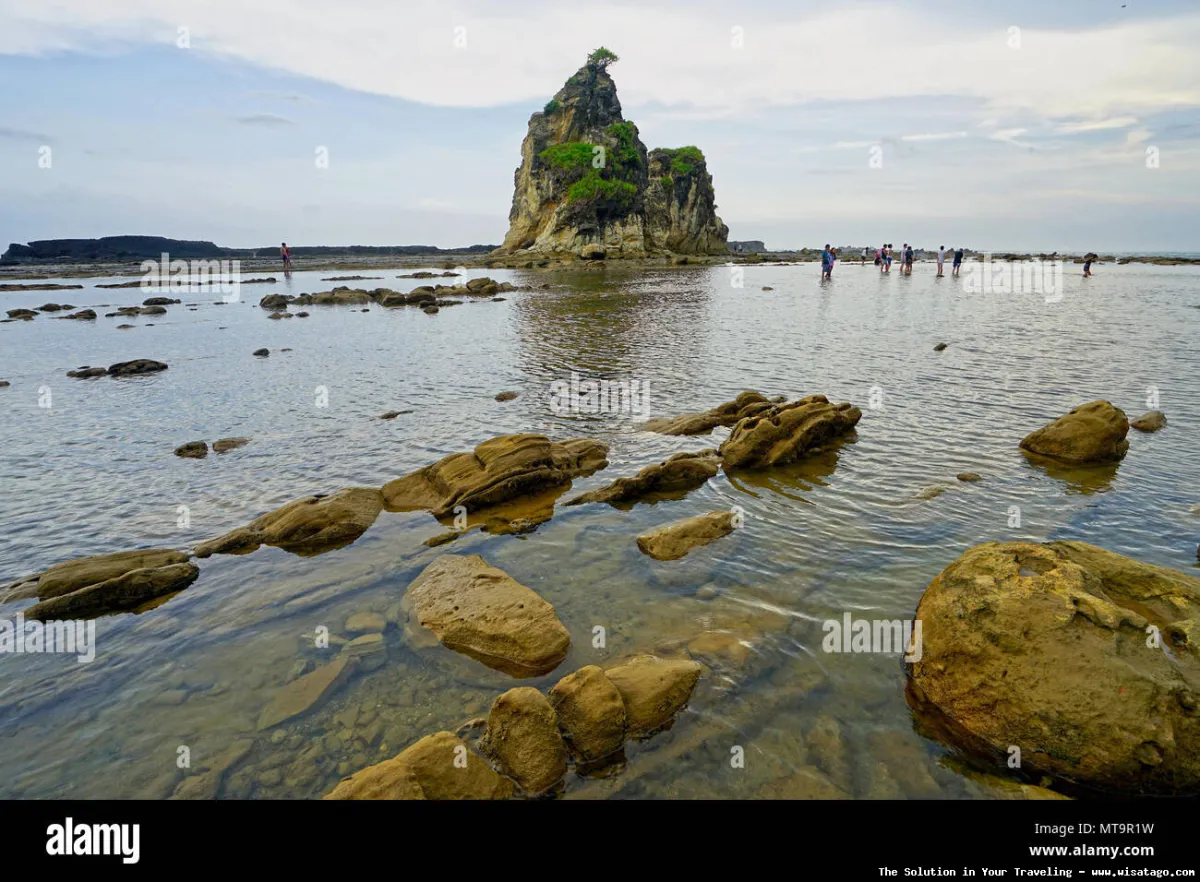 Pantai Tanjung Layar yang indah memukau
