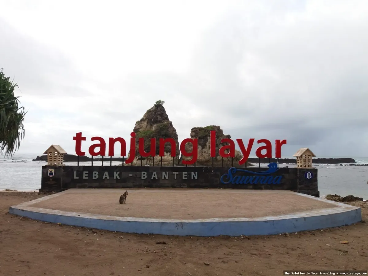 Pantai Tanjung Layar yang memukau indah