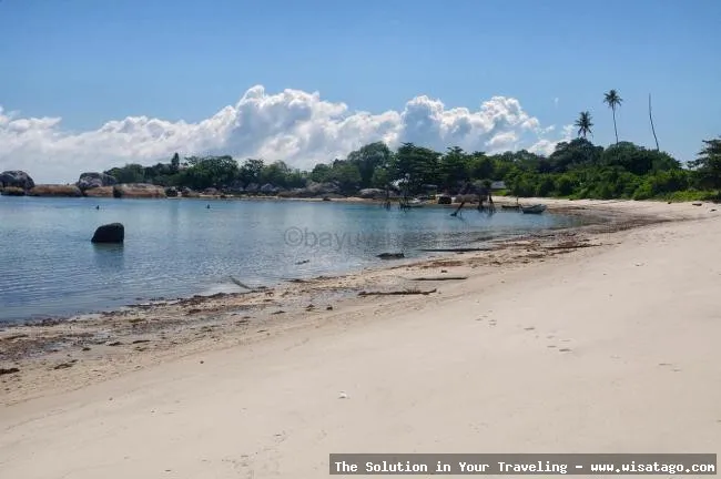 Pantai Tanjung Melolo yang indah menawan