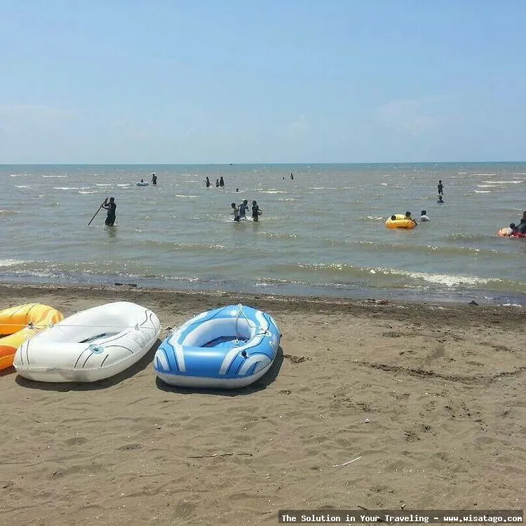 Pantai Tanjung Pakis yang indah mempesona