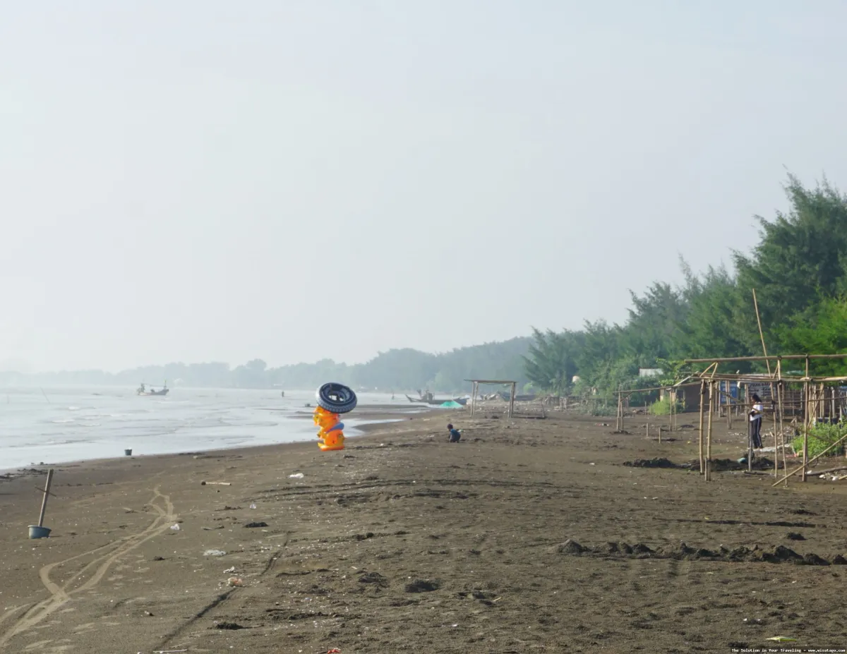 Pantai Tanjung Pakis Karawang yang indah