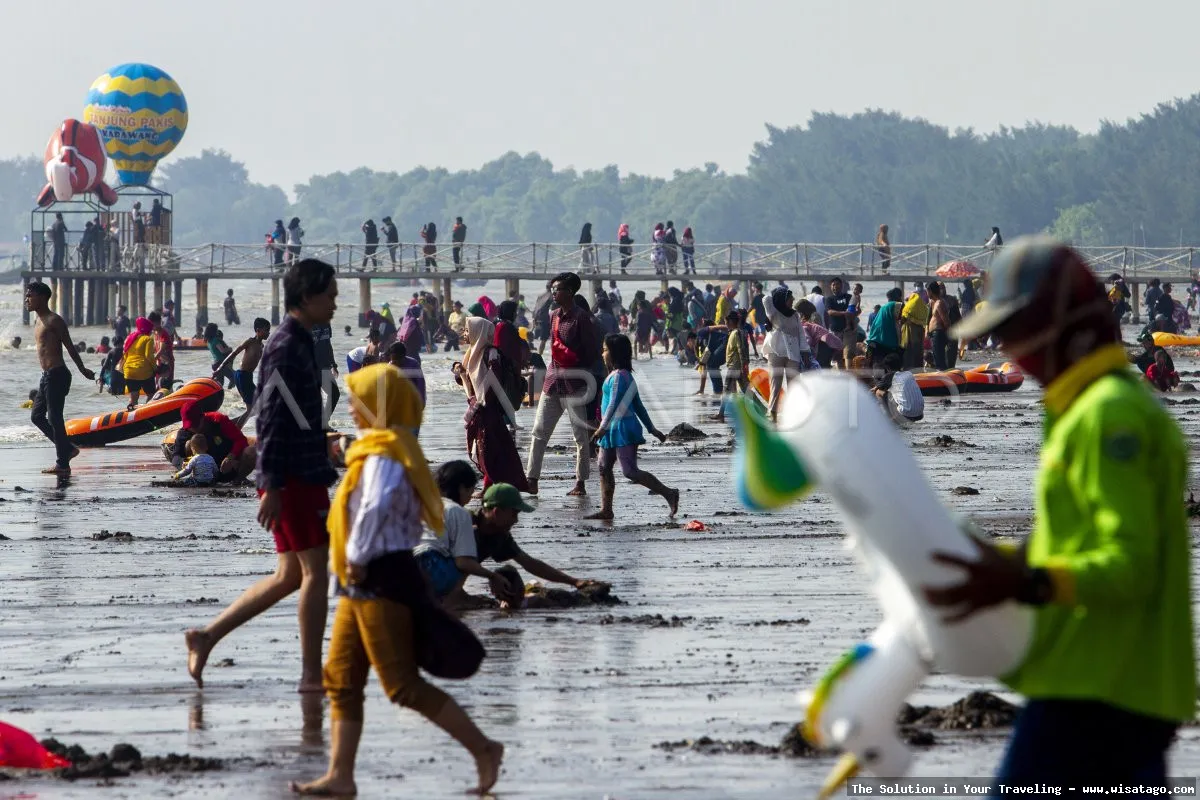 Pantai Tanjung Pakis Karawang yang indah