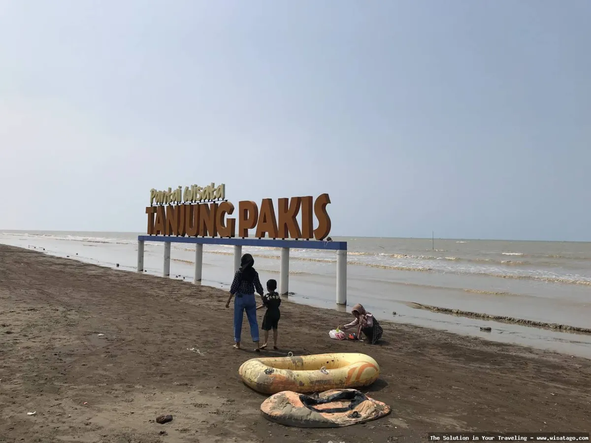 Pantai Tanjung Pakis Karawang yang indah