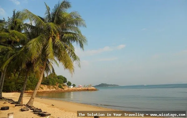 Pantai Tanjung Pinggir yang menawan.