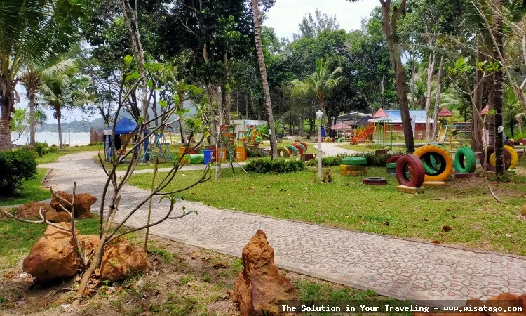 Pantai Tanjung Sawang indah mempesona