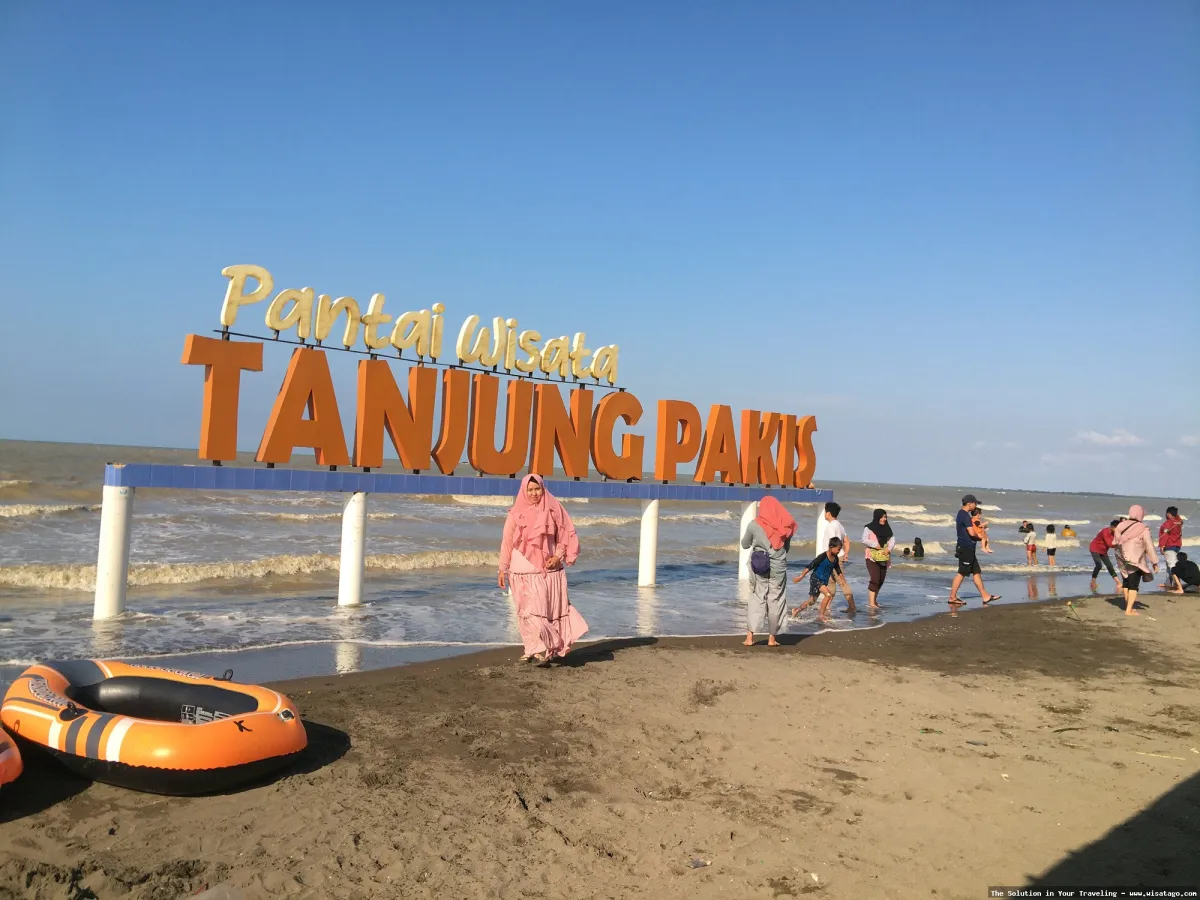 Pantai Tanjung Sawang yang indah mempesona