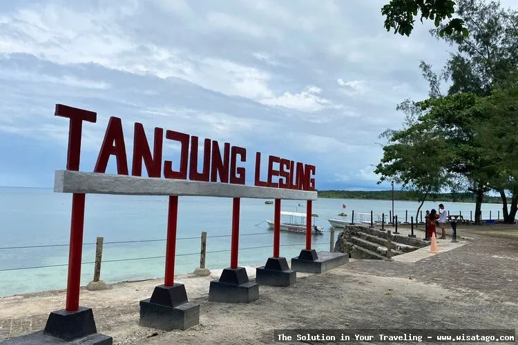 Pantai Tanjung Sawang yang indah mempesona