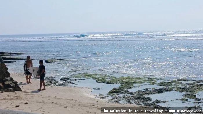 Pantai Tanjung Setia, ombak memesona.