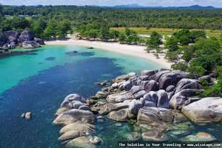 Pantai Tanjung Tinggi, pemandangan eksotis Belitung
