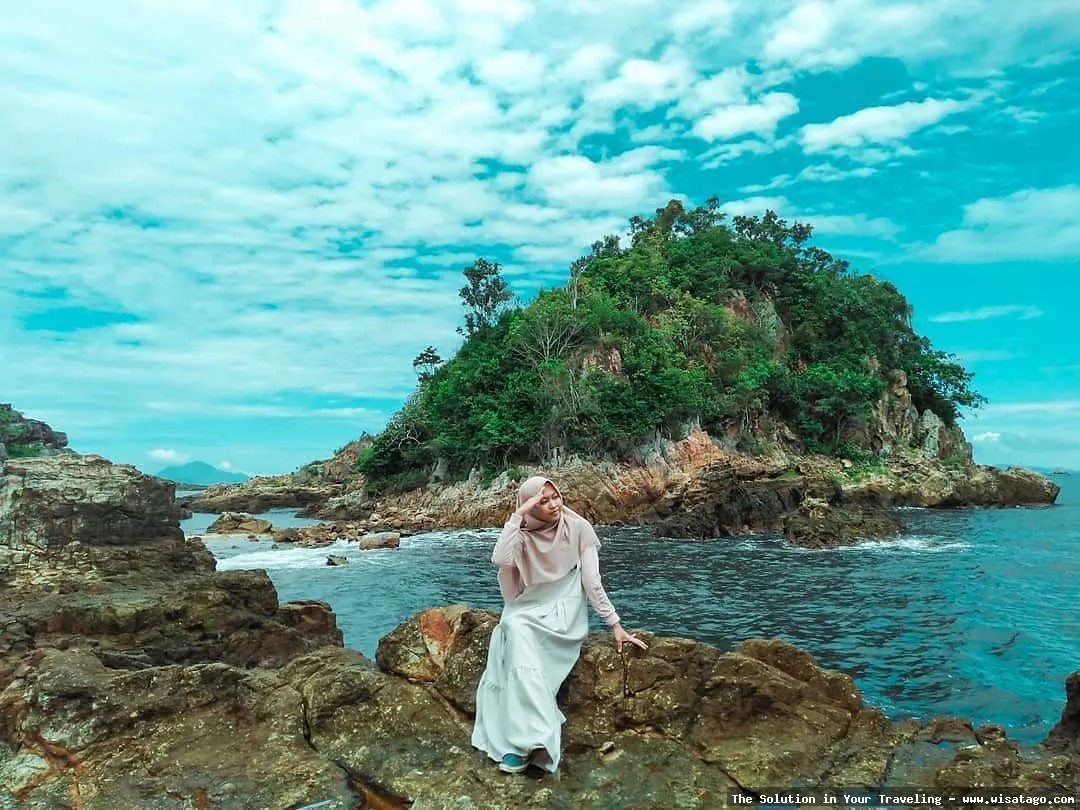 Pantai Tapak Kera yang indah mempesona
