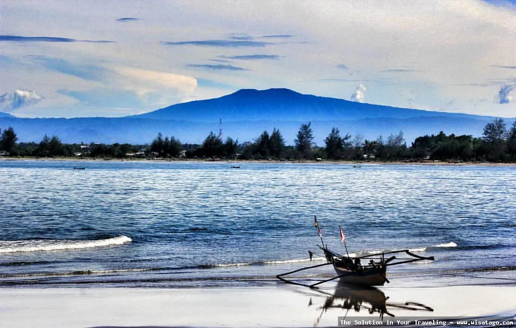 Pantai Tapak Paderi, pesona Bengkulu.