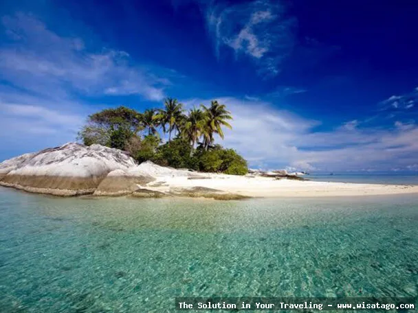Pantai Teluk Buton, pemandangan indah memukau