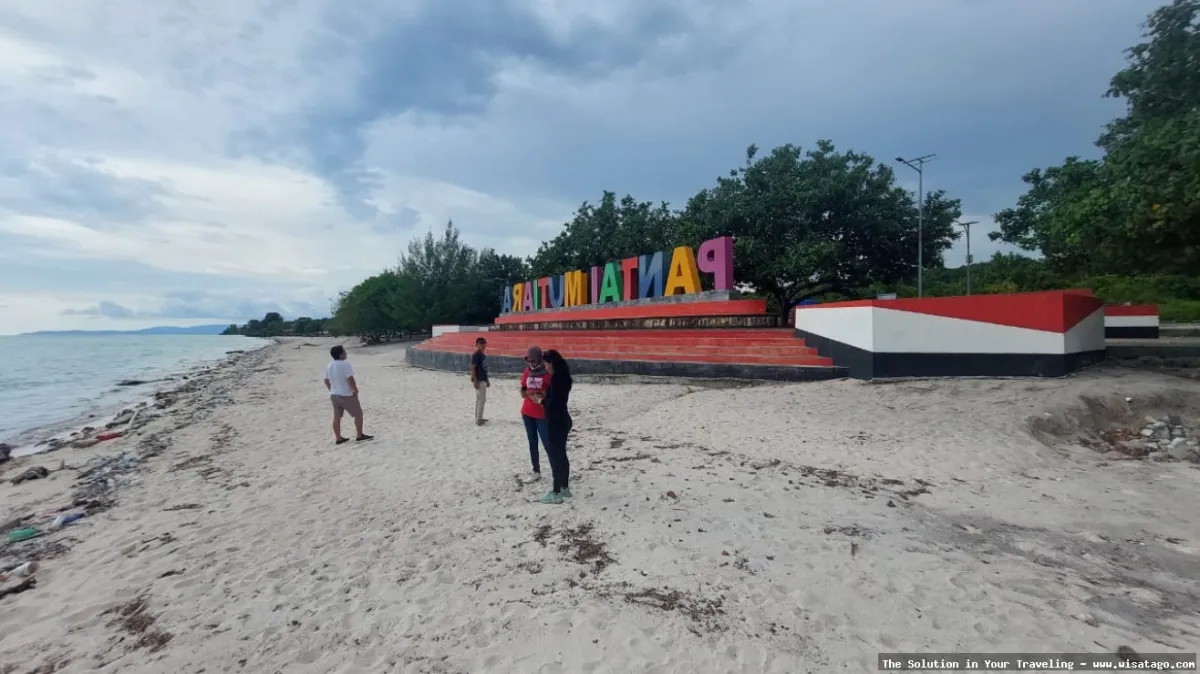 Pantai Teluk Buton, pemandangan indah memukau
