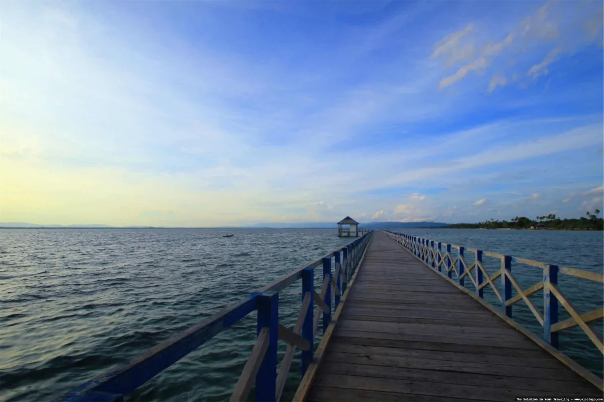 Pantai Teluk Buton yang indah mempesona