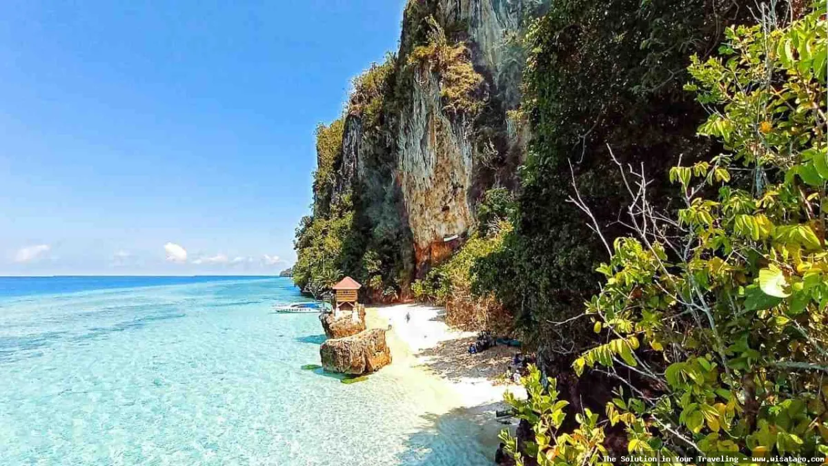 Pantai Teluk Buton, pemandangan indah menawan