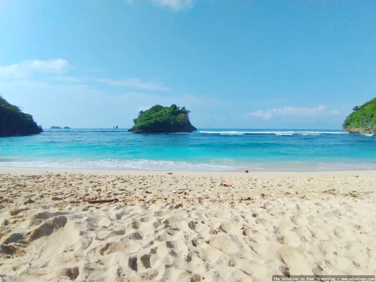 Pantai Teluk Empuk, pesona alamnya