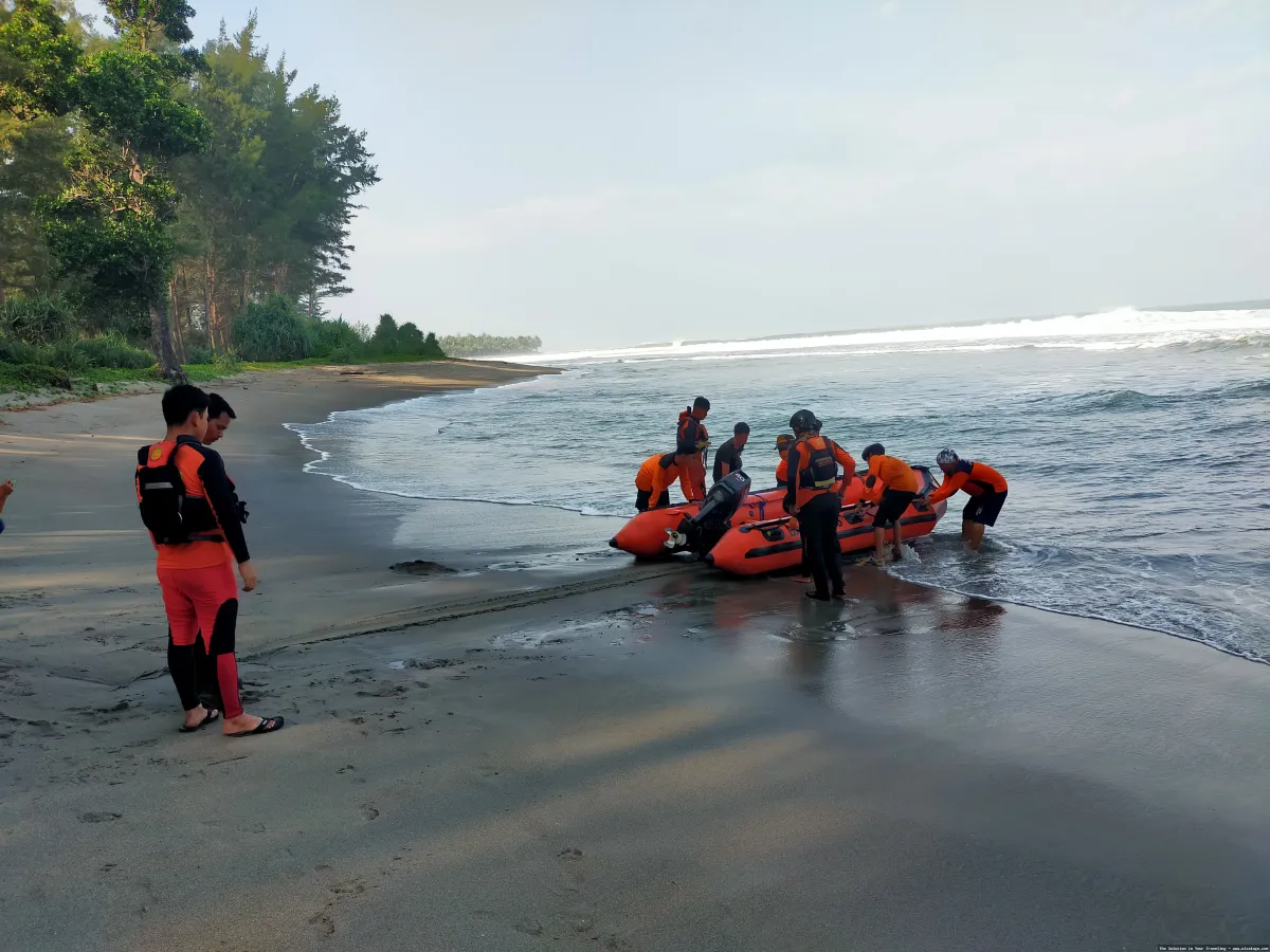 Pantai Teluk Sepang yang indah mempesona
