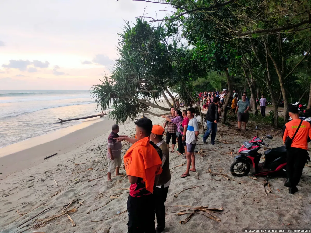 Pantai Teluk Sepang yang indah mempesona