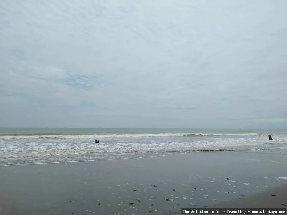 Pantai Terosan dengan pasir putih