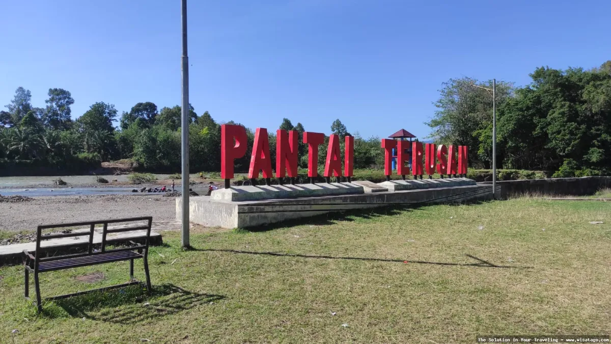 Pantai Terosan, pasir putih memukau