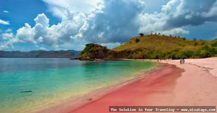 Pantai Tiga Warna Malang nan indah