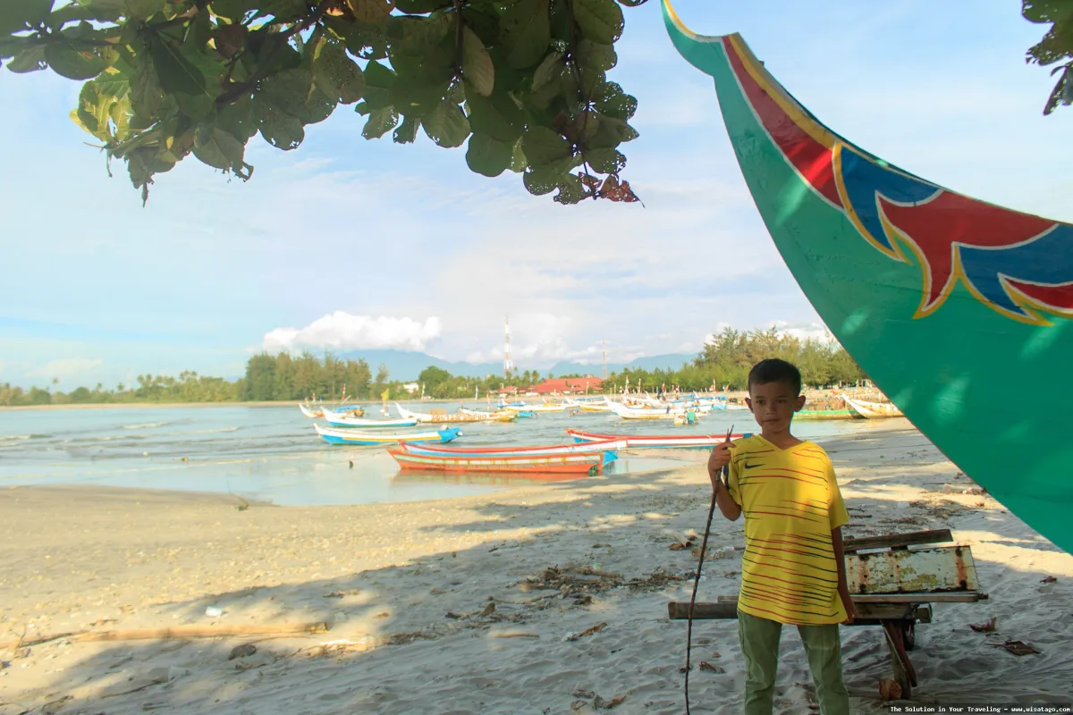 Pantai Tiku, keindahan alam Sumatera.