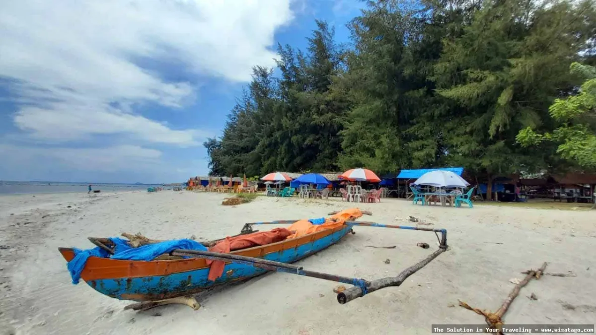 Pantai Tiku, keindahan alam Sumatera.
