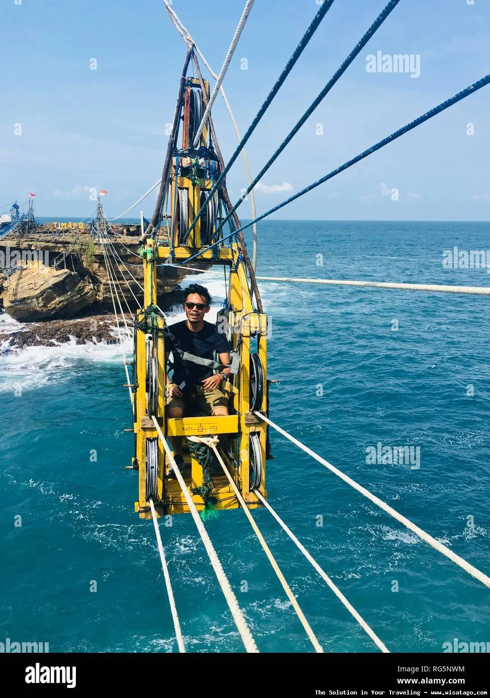 Pantai Timang, gondola ekstrem menantang