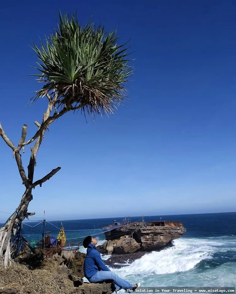Pantai Timang, gondola yang menantang.