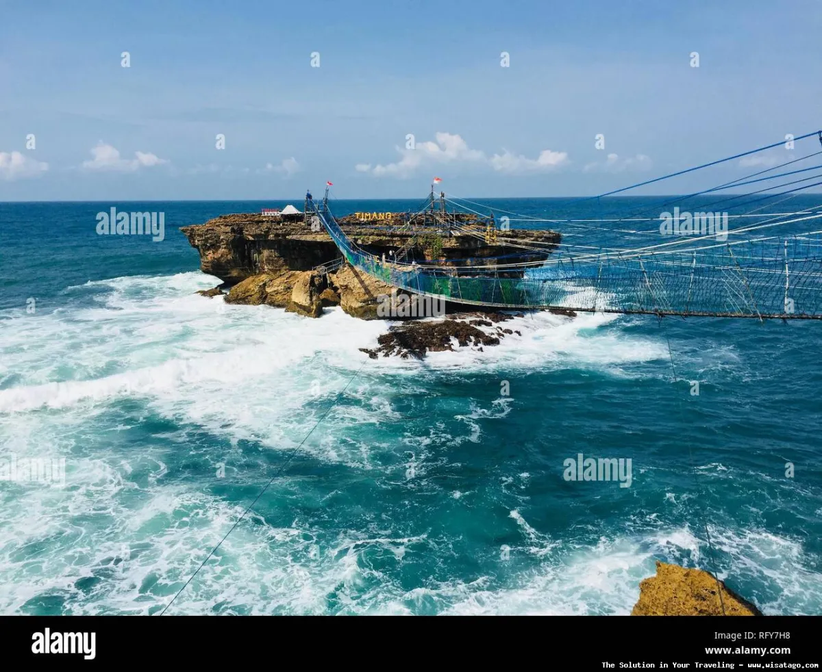 Pantai Timang, gondola ekstrem memacu adrenalin