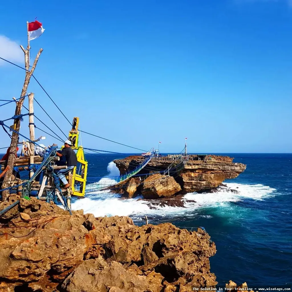 Pantai Timang, gondola yang mendebarkan.